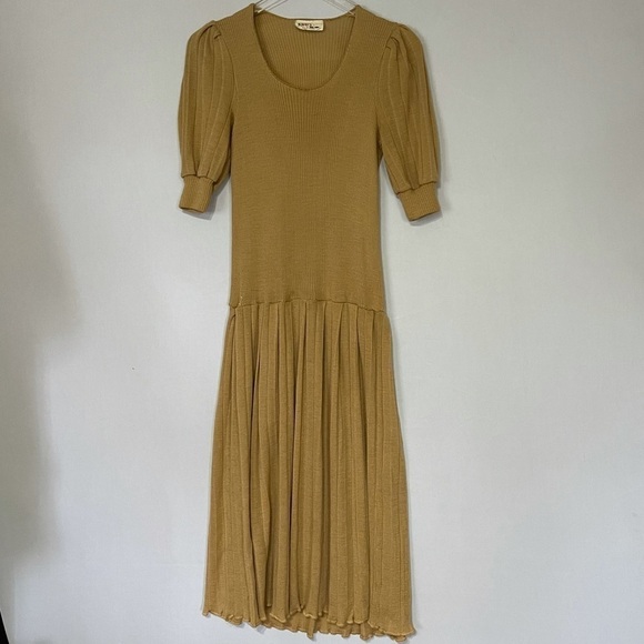 70S Ribbed Knit Vintage Dress w/ Puff Sleeves Gold 12 - Picture 1 of 15